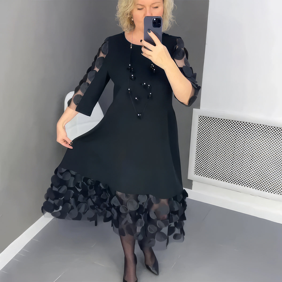 Evita | Vestido Suelto con Lunares Decorativos